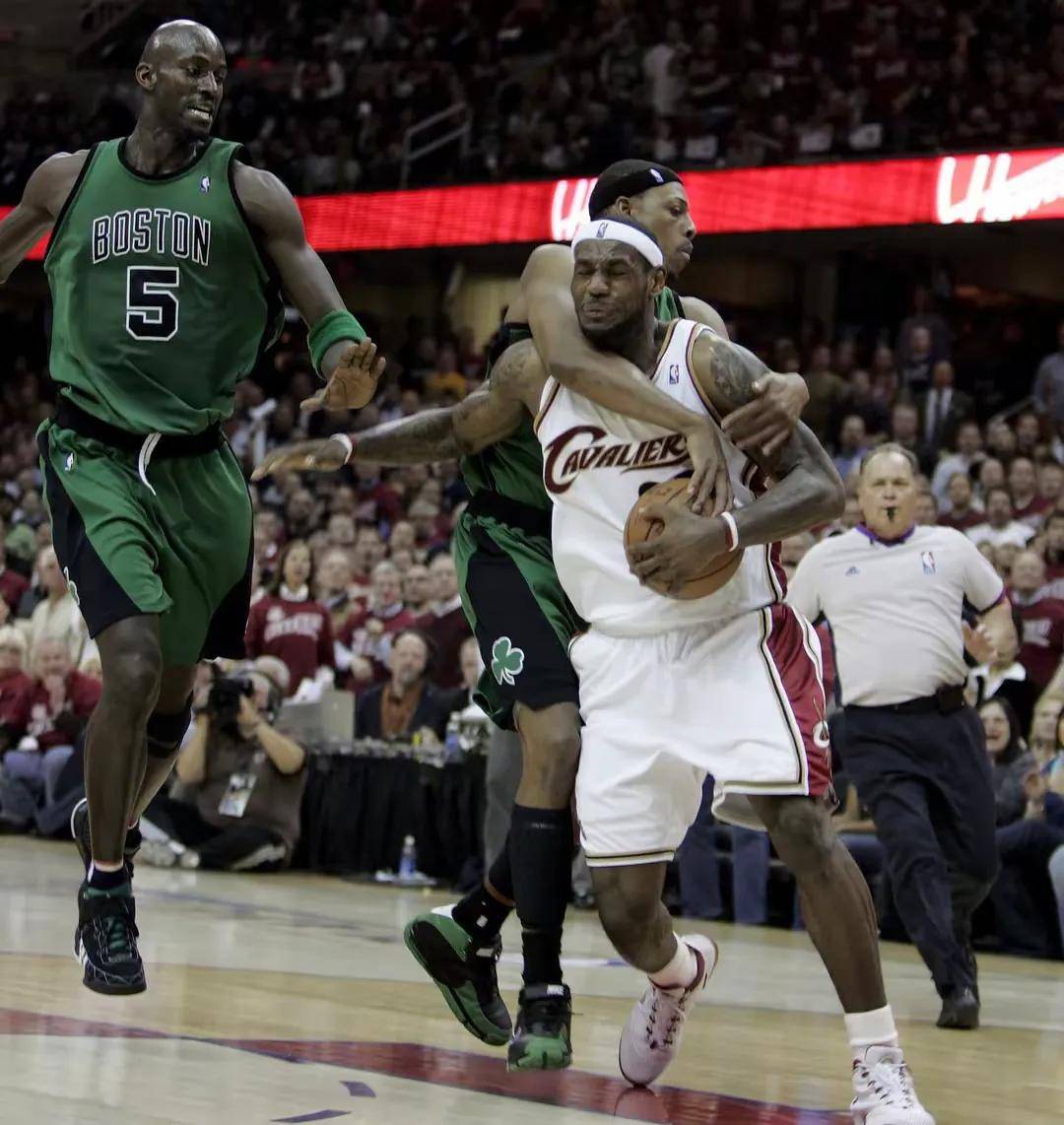 骑士队刷新季前赛表现惊喜连胜