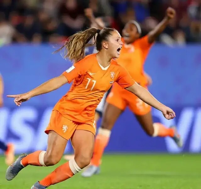 荷兰豪取大胜，黑马之路坚实的简单介绍